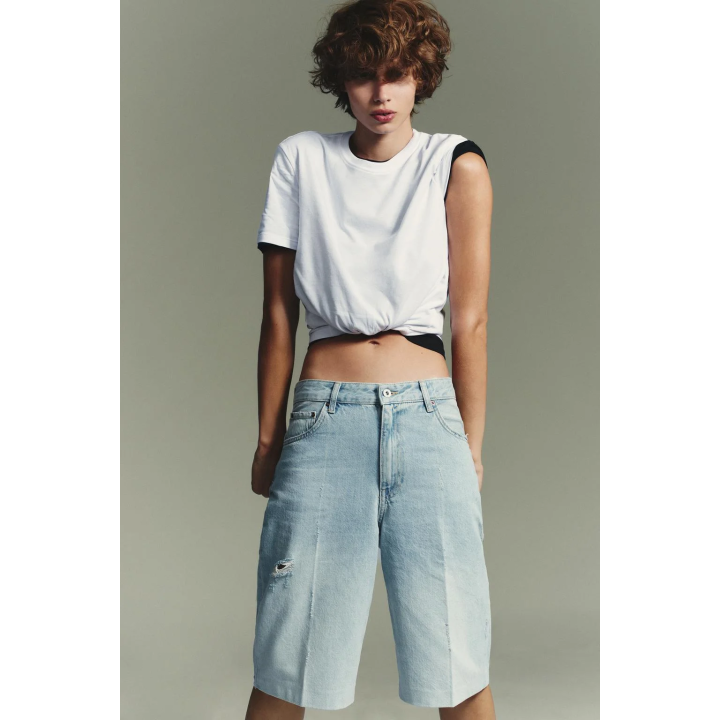 ДЖИНСОВЫЕ ШОРТЫ-БЕРМУДЫ TRF С ДЫРАМИ И СРЕДНЕЙ ПОСАДКОЙ