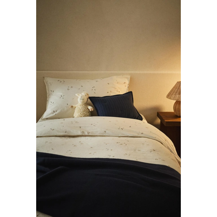 ДЖИНСОВЫЕ ШОРТЫ-БЕРМУДЫ TRF С ДЫРАМИ И СРЕДНЕЙ ПОСАДКОЙ