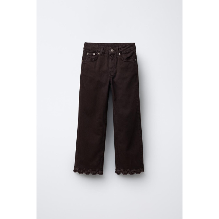 ПРЯМЫЕ ДЖИНСЫ С ВЫШИВКОЙ