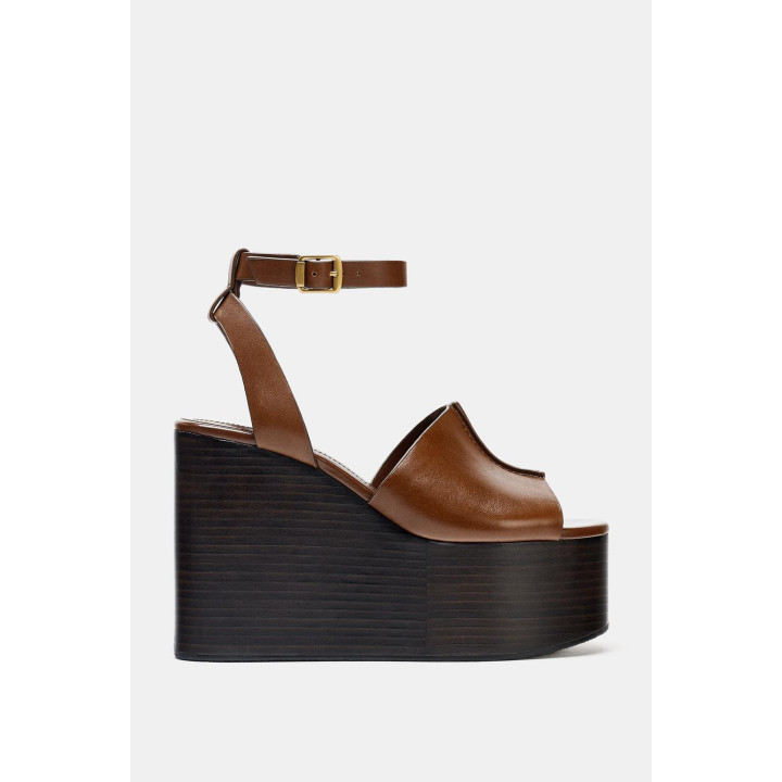 КОЖАНЫЕ БОСОНОЖКИ НА ТАНКЕТКЕ С РЕМЕШКОМ