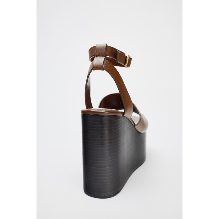 КОЖАНЫЕ БОСОНОЖКИ НА ТАНКЕТКЕ С РЕМЕШКОМ