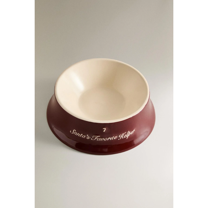 Кровать для домашних животных в клетчатом стиле