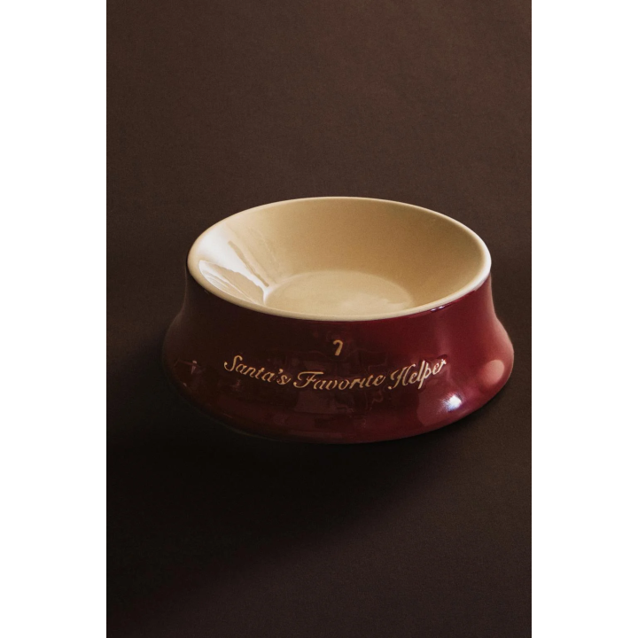 Кровать для домашних животных в клетчатом стиле