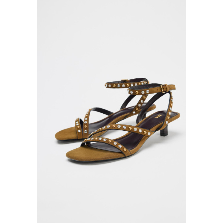 ЗАМШЕВЫЕ БОСОНОЖКИ С ЗАКЛЕПКАМИ НА КАБЛУКЕ