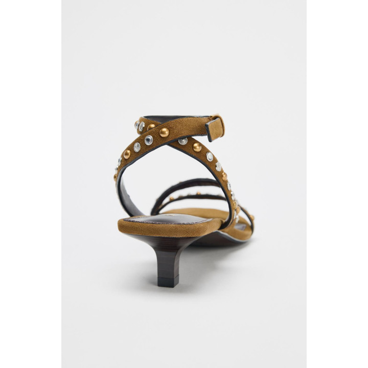 ЗАМШЕВЫЕ БОСОНОЖКИ С ЗАКЛЕПКАМИ НА КАБЛУКЕ