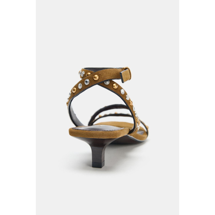 ЗАМШЕВЫЕ БОСОНОЖКИ С ЗАКЛЕПКАМИ НА КАБЛУКЕ