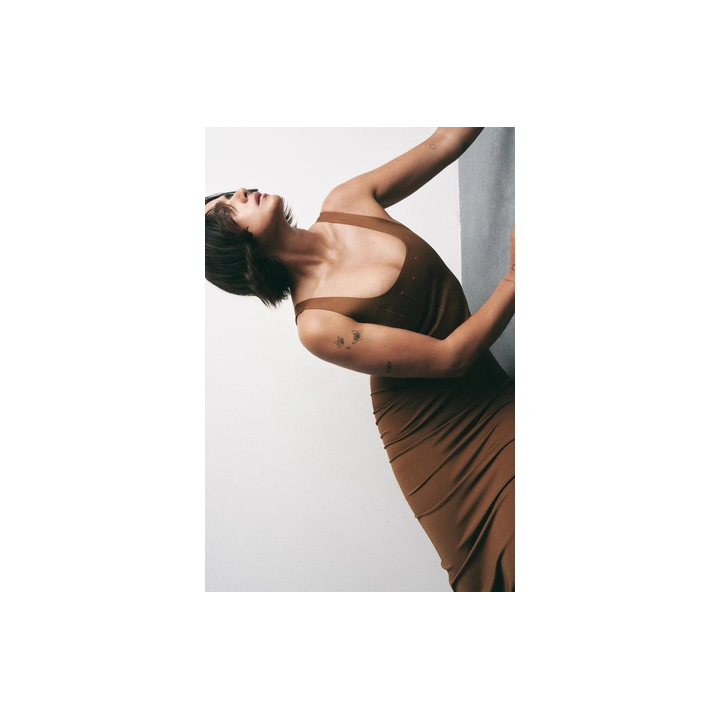 МОДЕЛИРУЮЩЕЕ ПЛАТЬЕ ИЗ СМЕСОВОГО ПОЛИАМИДА