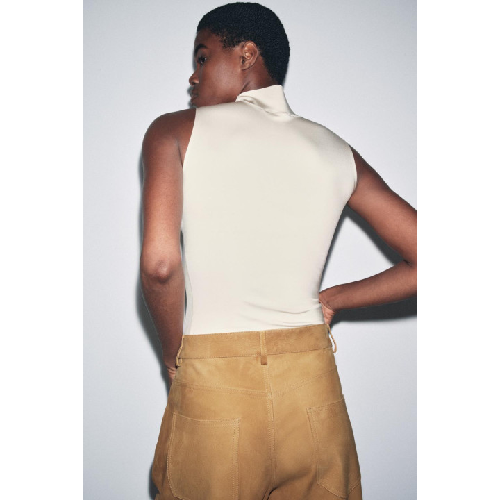 ФУТБОЛКА ИЗ ПОЛИАМИДА С ВОРОТНИКОМ-СТОЙКОЙ