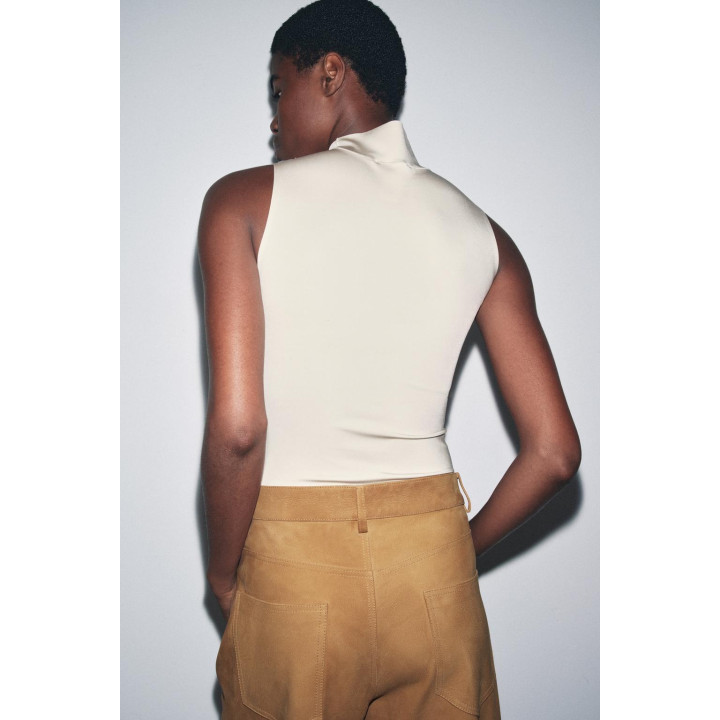 ФУТБОЛКА ИЗ ПОЛИАМИДА С ВОРОТНИКОМ-СТОЙКОЙ