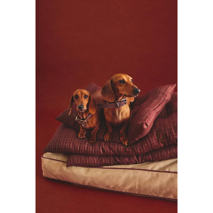 Подушка для питомца с рождественским узором