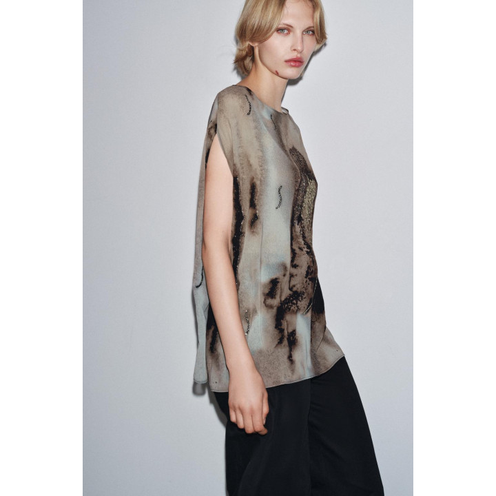 ТОП С ПРИНТОМ И БУСИНАМИ