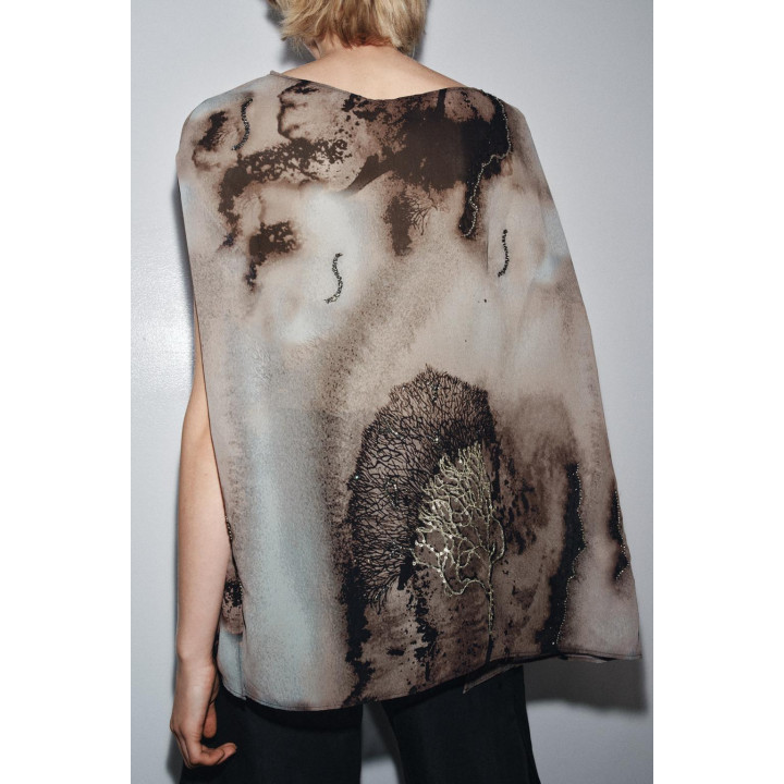 ТОП С ПРИНТОМ И БУСИНАМИ