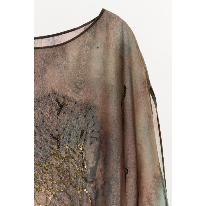 ТОП С ПРИНТОМ И БУСИНАМИ