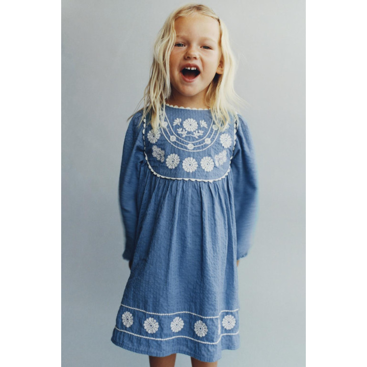 ПЛАТЬЕ С ВЫШИТЫМИ ЦВЕТАМИ