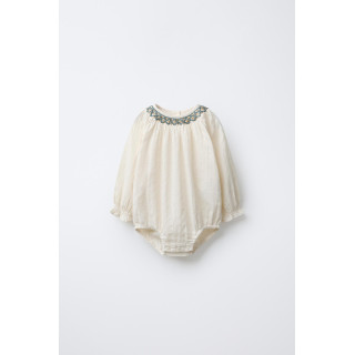 БОДИ С КОНТРАСТНОЙ ВЫШИВКОЙ