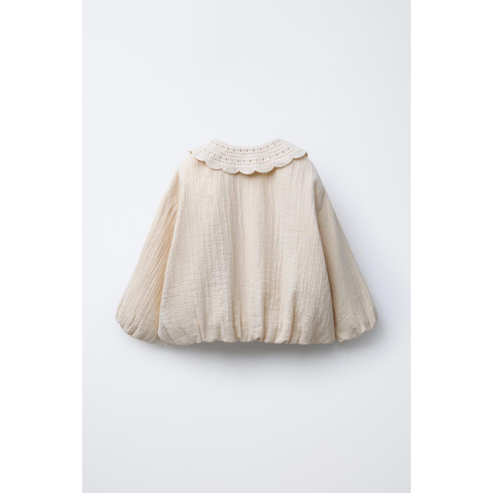 ЖАКЕТ С ВЯЗАНЫМ КРЮЧКОМ ВОРОТНИКОМ