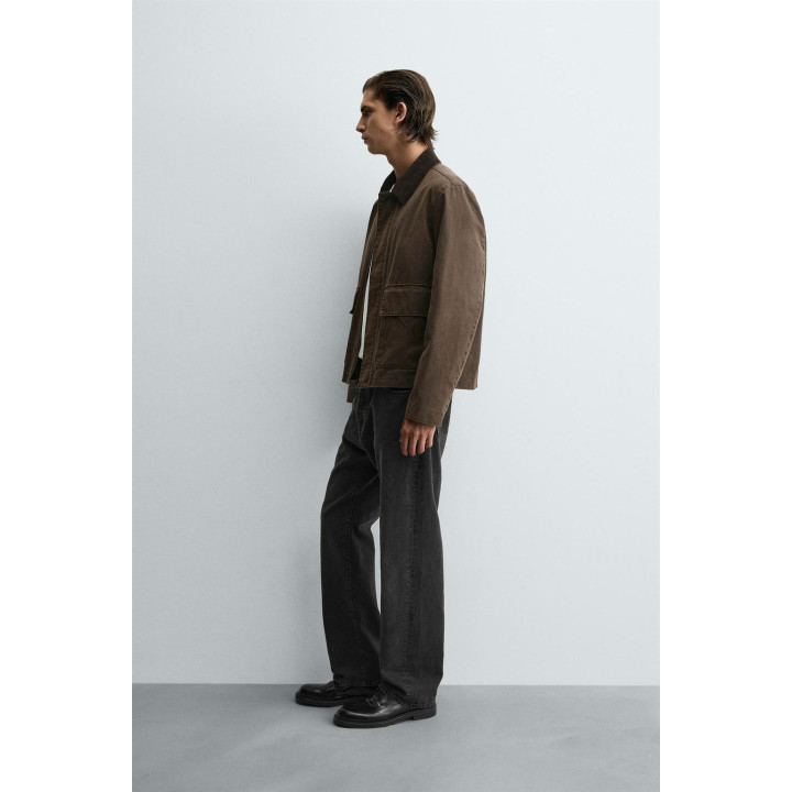 КУРТКА С ЭФФЕКТОМ ВОЩЕНИЯ И КОНТРАСТНОЙ ОТДЕЛКОЙ