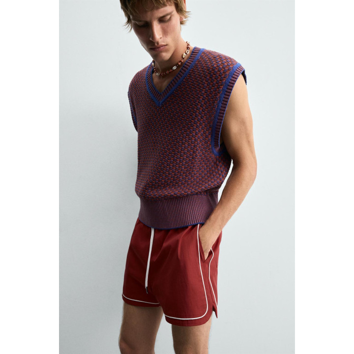 ШОРТЫ С ЯРКИМ КОНТРАСТОМ