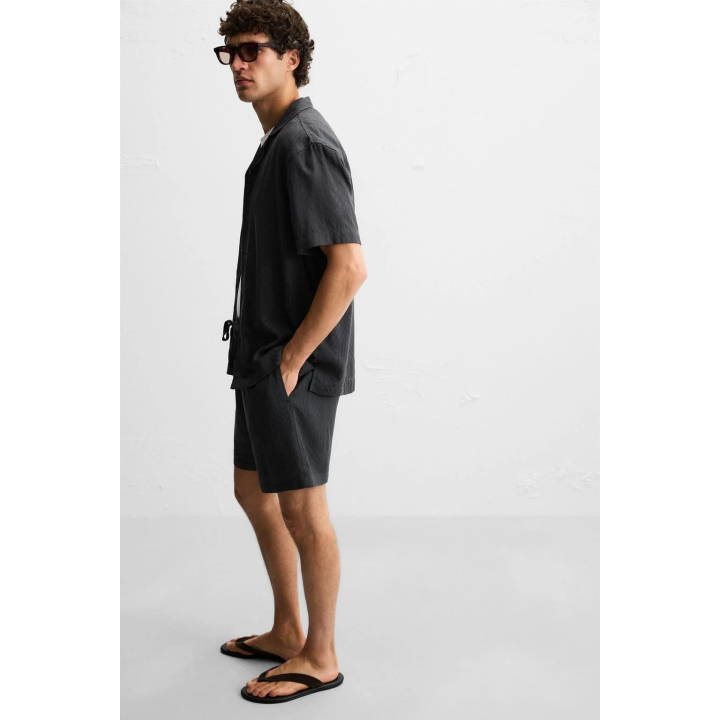 БЕРМУДЫ С ГЕОМЕТРИЧЕСКИМ ЖАККАРДОМ