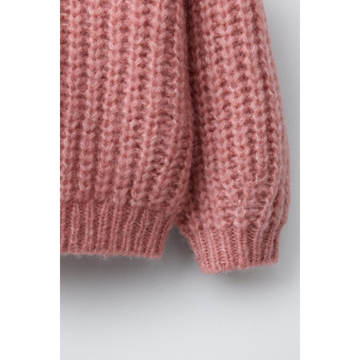 ВЯЗАНЫЙ СВИТЕР С ВЫШИТЫМИ ЦВЕТАМИ И ШЕРСТЬЮ