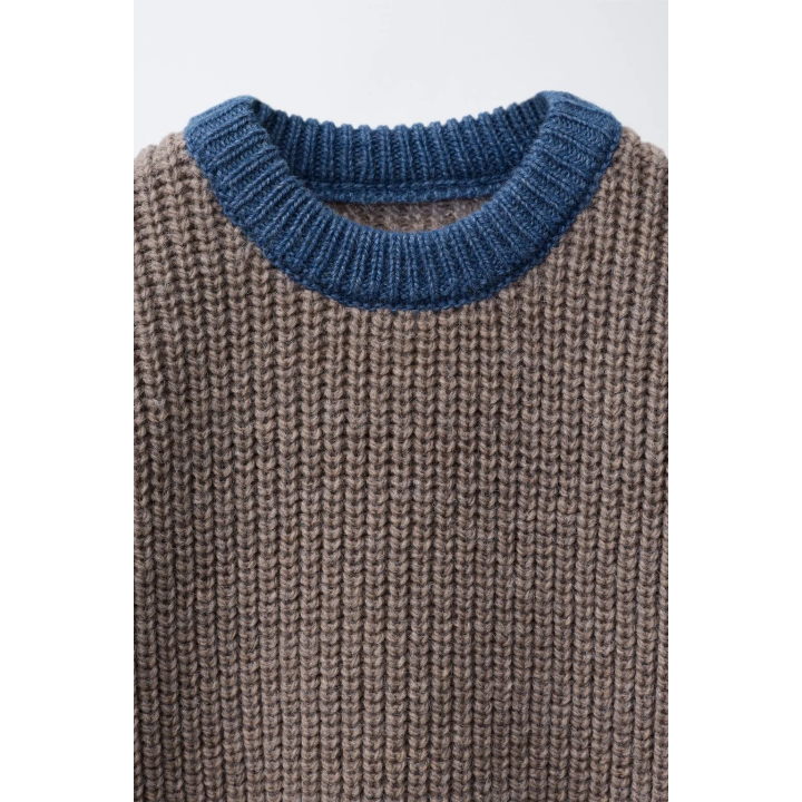 СВИТЕР КРУПНОЙ ВЯЗКИ С КОНТРАСТНОЙ ОТДЕЛКОЙ