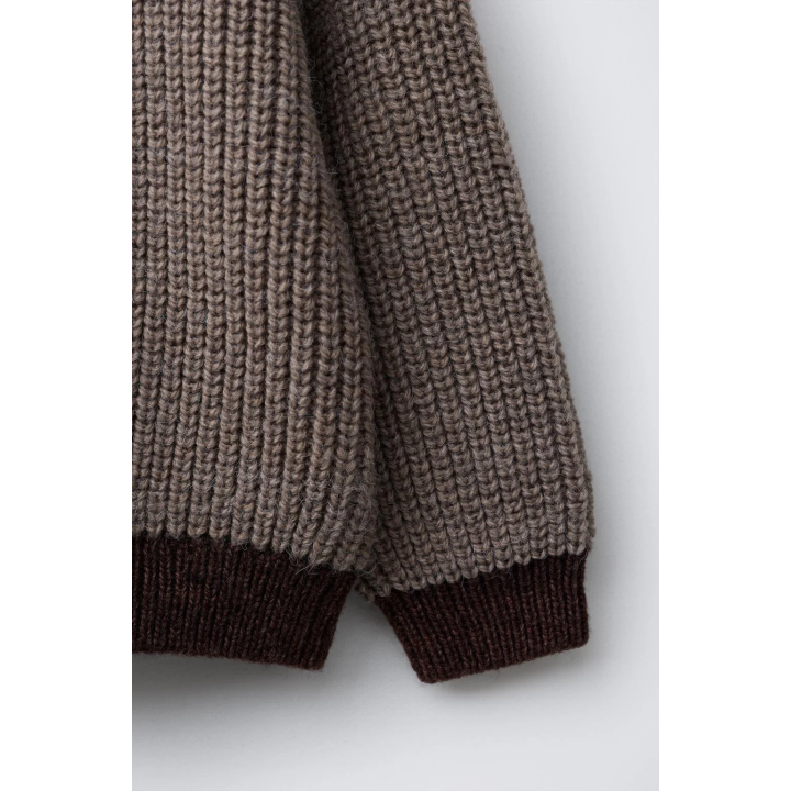 СВИТЕР КРУПНОЙ ВЯЗКИ С КОНТРАСТНОЙ ОТДЕЛКОЙ