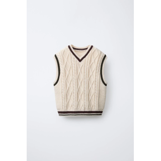 ВЯЗАНЫЙ ЖИЛЕТ С КОСАМИ