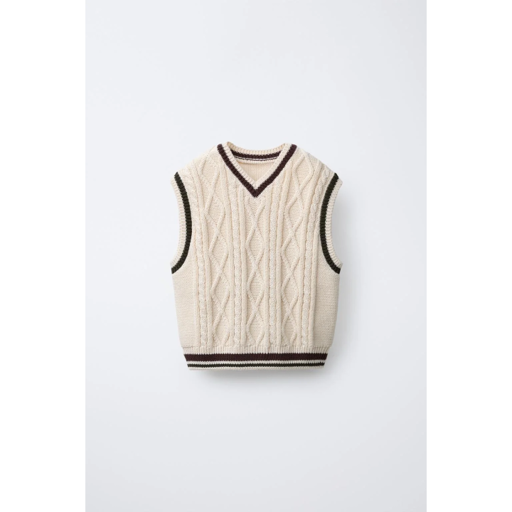 ВЯЗАНЫЙ ЖИЛЕТ С КОСАМИ