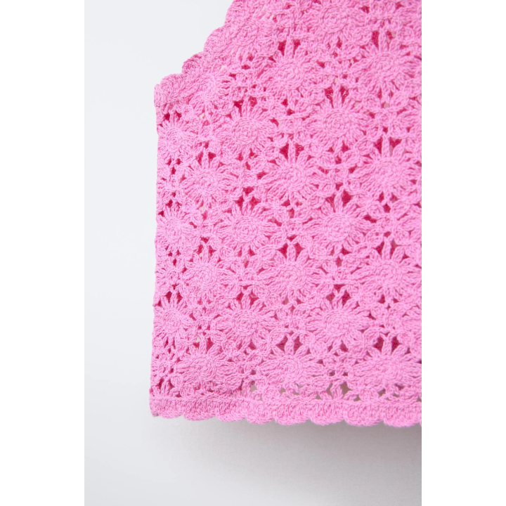 УКОРОЧЕННЫЙ ТОП ИЗ ВЯЗАНОГО КРЮЧКОМ ТРИКОТАЖА