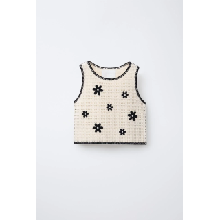 ТОП ИЗ ТРИКОТАЖА, ВЯЗАНОГО КРЮЧКОМ, С ЦВЕТАМИ