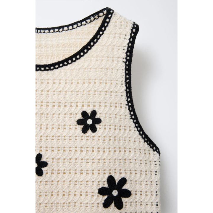 ТОП ИЗ ТРИКОТАЖА, ВЯЗАНОГО КРЮЧКОМ, С ЦВЕТАМИ