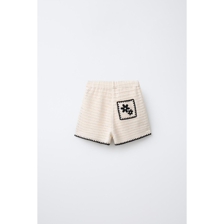 ВЯЗАНЫЕ КРЮЧКОМ ШОРТЫ-БЕРМУДЫ С ДЕКОРАТИВНОЙ СТРОЧКОЙ