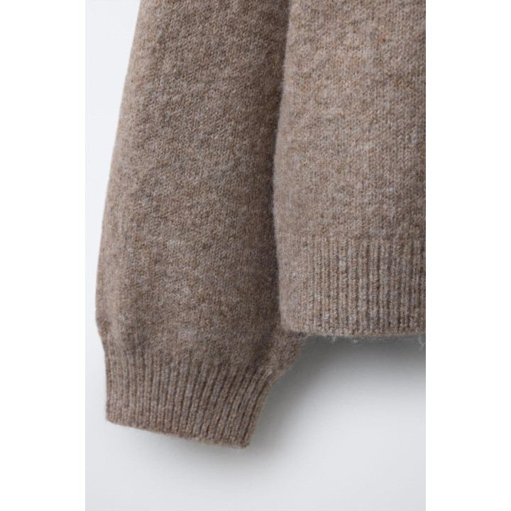 ДЖЕМПЕР С БЛЁСТКАМИ