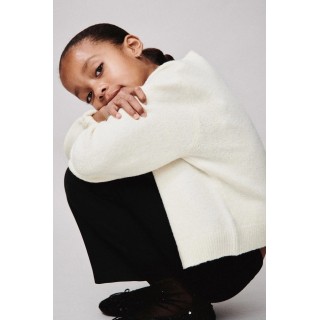 КАРДИГАН С ПУГОВИЦАМИ И ЦВЕТАМИ ИЗ АТЛАСА