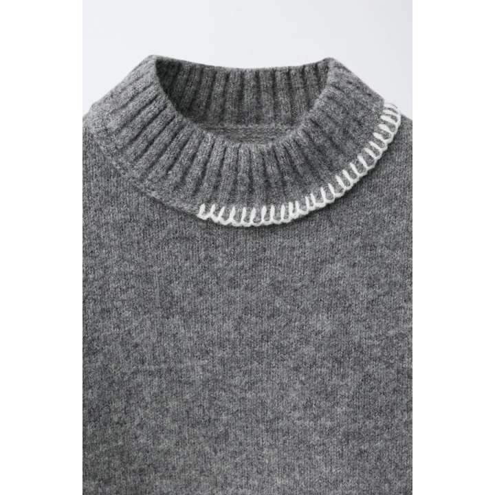 ДЖЕРСИ ВЯЗАНЫЙ С КОНТРАСТНОЙ ВЫШИВКОЙ