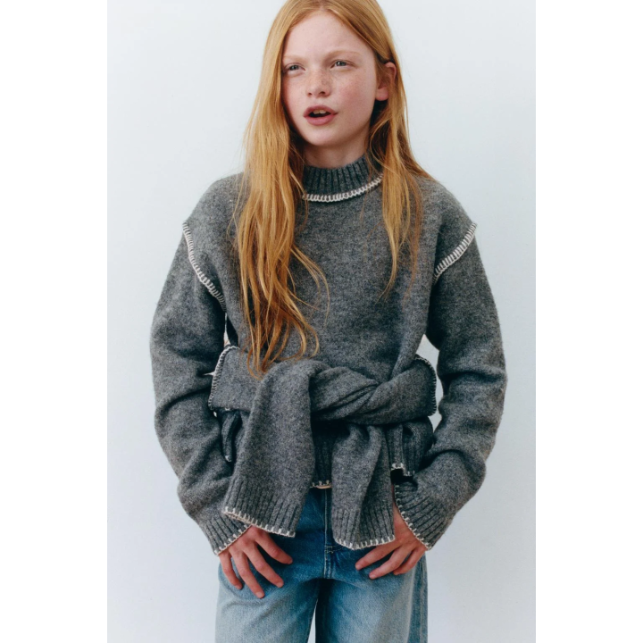 ДЖЕРСИ ВЯЗАНЫЙ С КОНТРАСТНОЙ ВЫШИВКОЙ