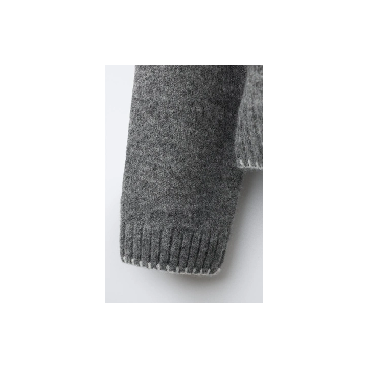 ДЖЕРСИ ВЯЗАНЫЙ С КОНТРАСТНОЙ ВЫШИВКОЙ