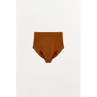 МОДЕЛИРУЮЩИЕ ТРУСЫ С ВЫСОКОЙ ПОСАДКОЙ