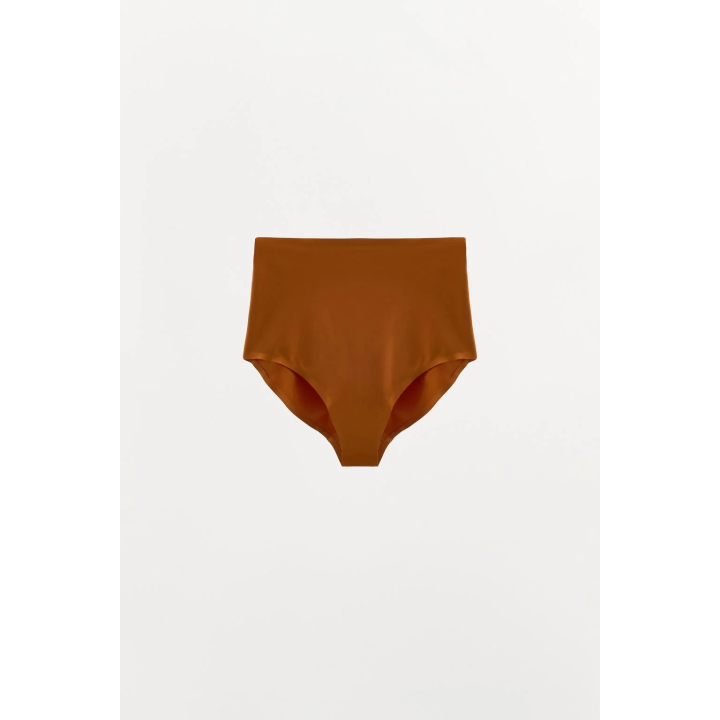 МОДЕЛИРУЮЩИЕ ТРУСЫ С ВЫСОКОЙ ПОСАДКОЙ