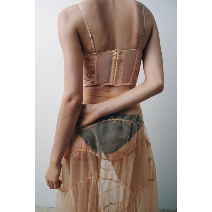 КОРСЕТ С КРУЖЕВОМ И ВЫРЕЗОМ