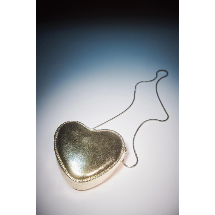 МЕТАЛЛИЧЕСКАЯ СУМКА В ВИДЕ СЕРДЦА С ПЛЕЧЕВЫМ РЕМНЕМ