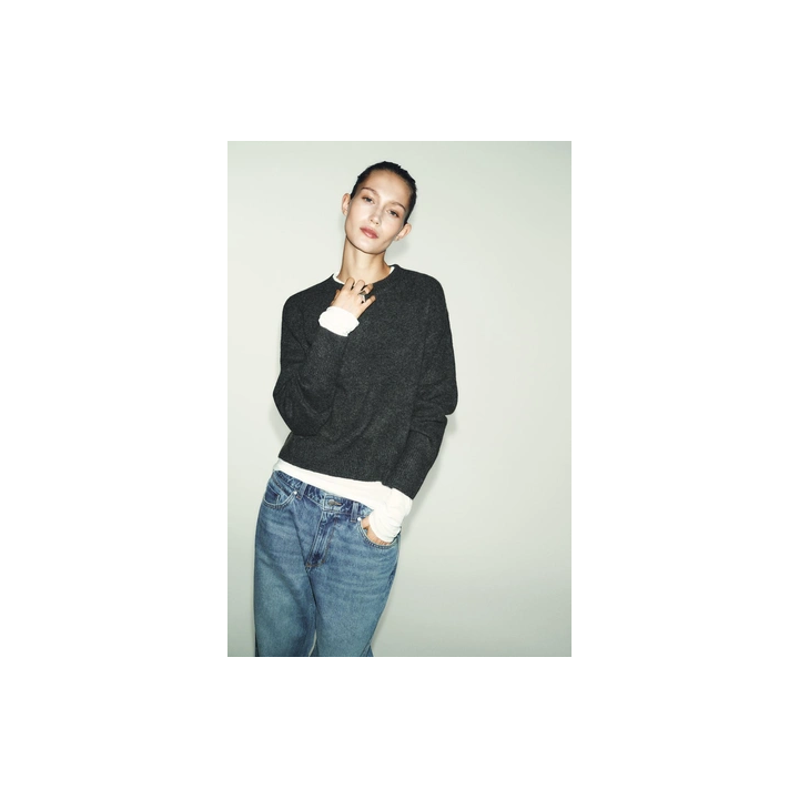 СВИТЕР ИЗ МЯГКОГО ТРИКОТАЖА