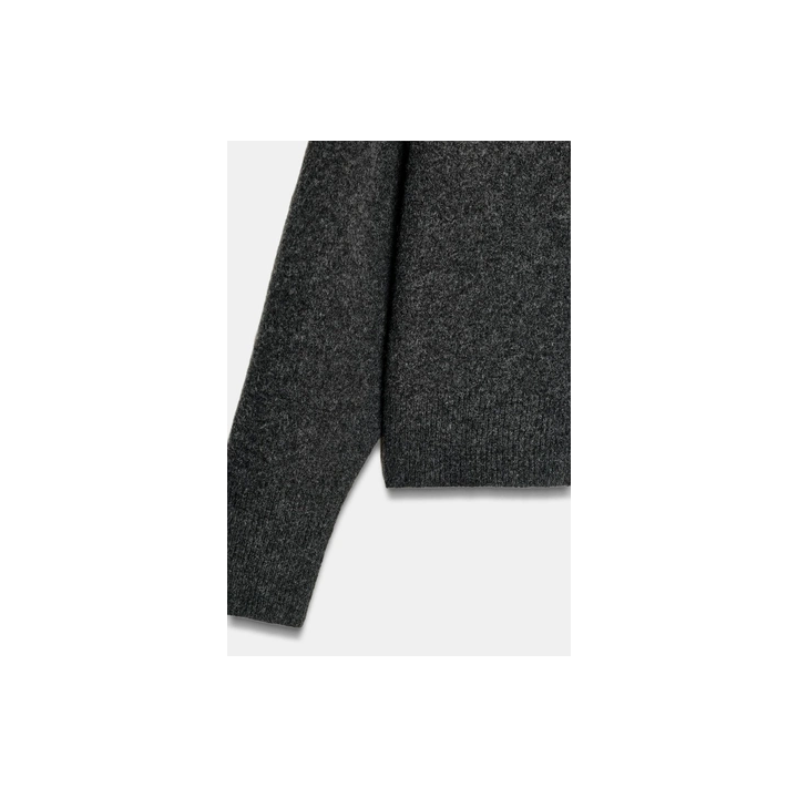 СВИТЕР ИЗ МЯГКОГО ТРИКОТАЖА