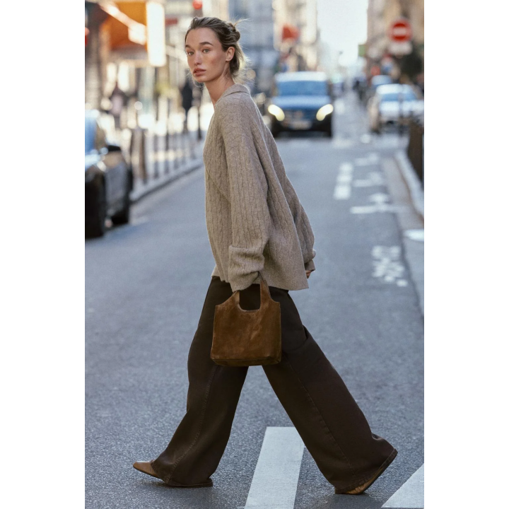 СВИТЕР С УЗОРОМ «КОСЫ»