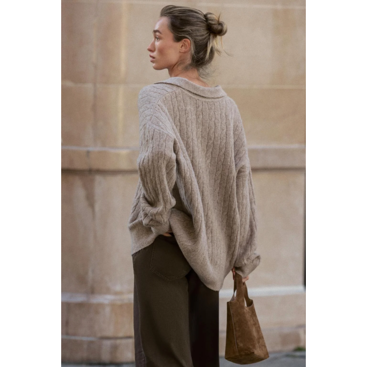 СВИТЕР С УЗОРОМ «КОСЫ»