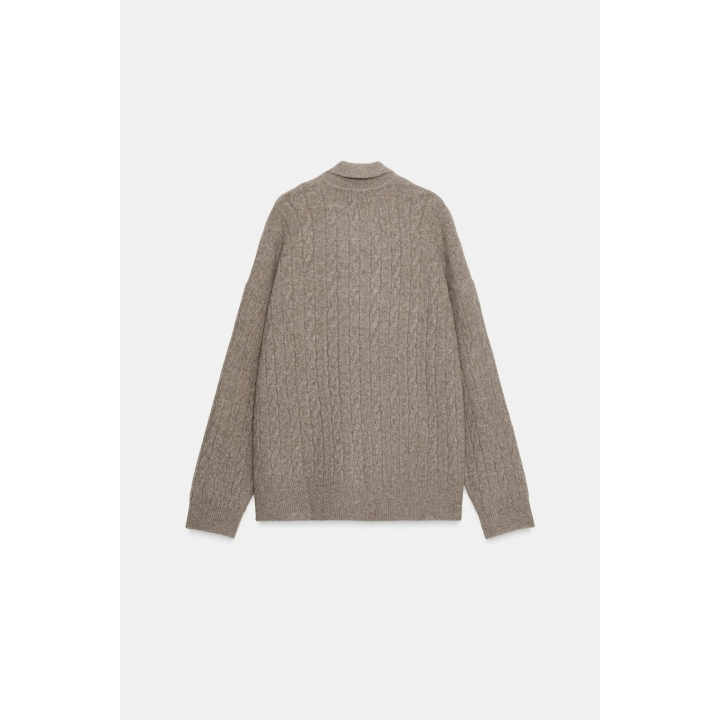 СВИТЕР С УЗОРОМ «КОСЫ»