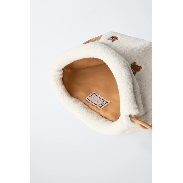 СУМКА ИЗ ИСКУССТВЕННОЙ ОВЧИНЫ С ВЫШИВКОЙ