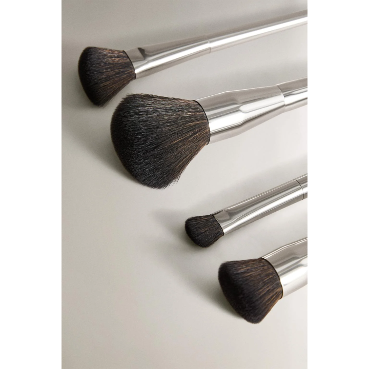MAKEUP BRUSH SET (SET OF 4)