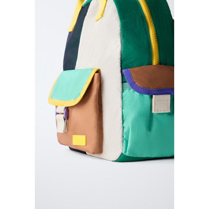 Многоцветный рюкзак