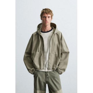 КУРТКА С КАПЮШОНОМ И ЭФФЕКТОМ ПОТЕРТОСТИ